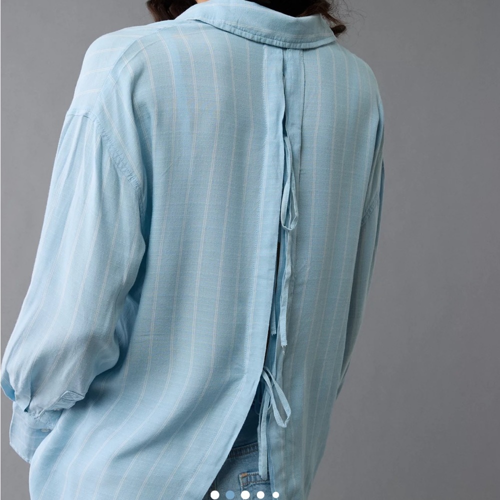 American Eagle Button Up